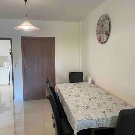 Cozy Comfortable 2-bedroom Apartment Limassol